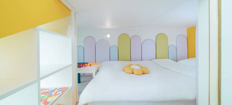 珠海粤财皇冠假日酒店(情侣路海滨泳场店)图片