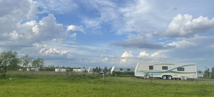 奈曼旗宝古图自驾车露营地图片