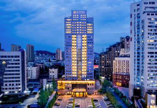 喆啡酒店（青岛五四广场万象城店）外景图