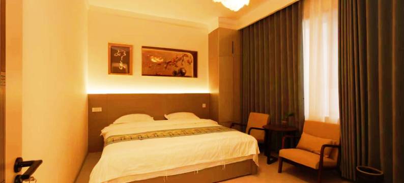 敦煌月半湾客栈(鸣沙山月牙泉景区店)图片