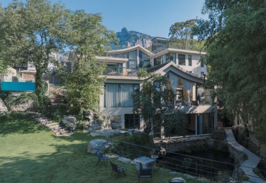 Shuiquan Yingyue Homestay (Huixian Baligou Branch) Hotel Overview