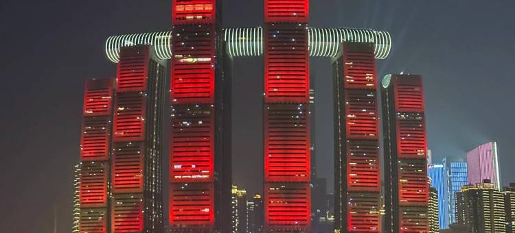 宜尚PLUS酒店(重庆南岸区工商大学轻轨站店)图片