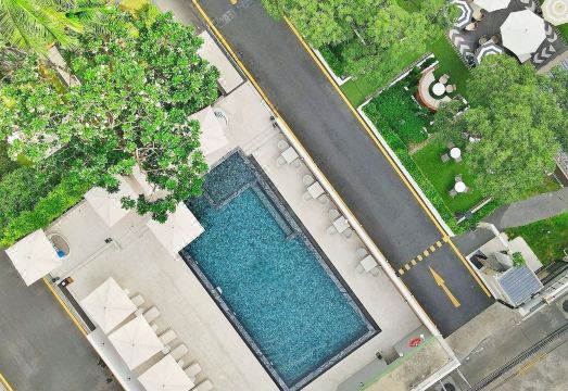 Floral Court Hotel & Residence Sukhumvit 13 Hotel Overview
