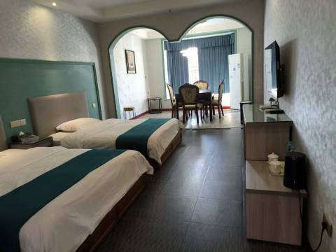 垫江多福乐酒店(高铁站店)