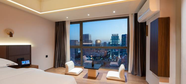 苜野SuMmit·设计师民宿(红谷滩万达秋水广场店)图片