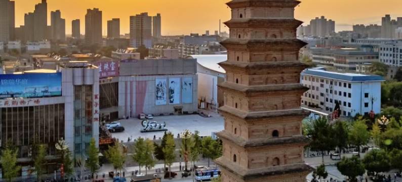 云上栖木·Quality智慧深睡设计师酒店(蒲城县文化广场店)图片