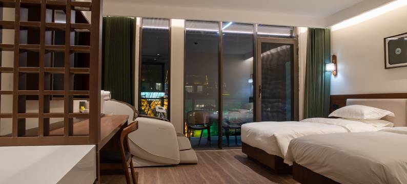 鹿鸣湖畔民宿(开封清明上河园万岁山武侠城店)图片