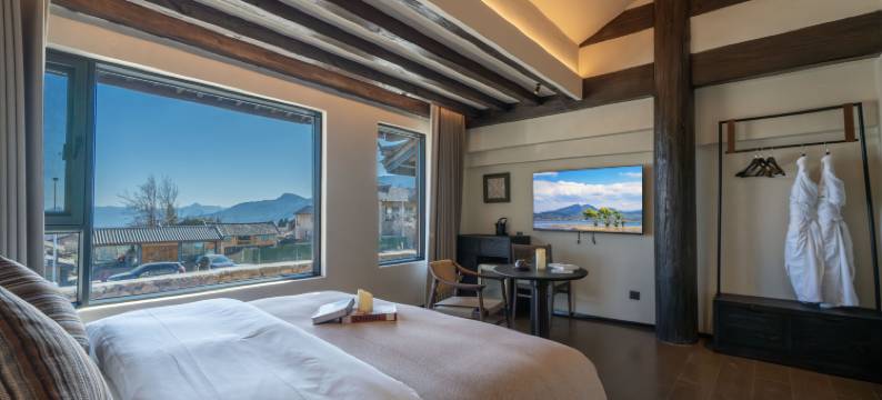 见·石间雪山度假野宿图片