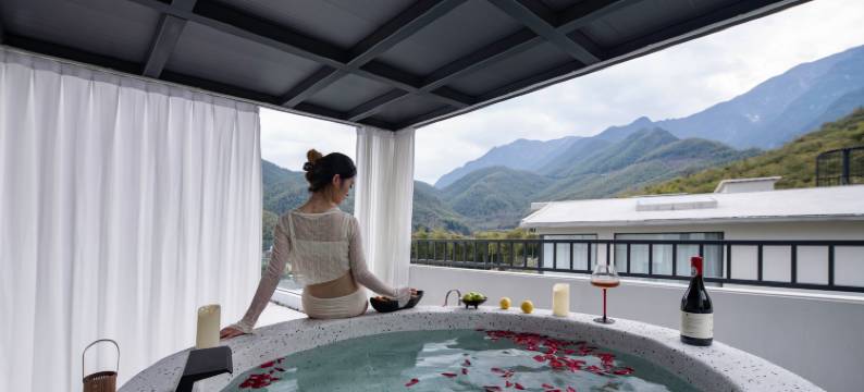 净隐·Lume山景临雾私汤美宿(安吉云上草原店)图片