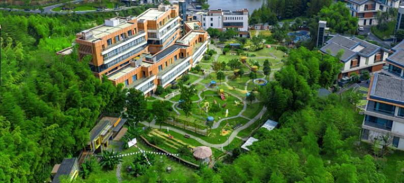 安吉云上草原度假村·松鼠部落酒店图片