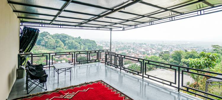RedDoorz @ Rosa Glamping And Pool Ciparay图片