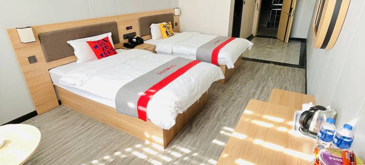 骏怡连锁酒店(安康天一城市广场店)图片