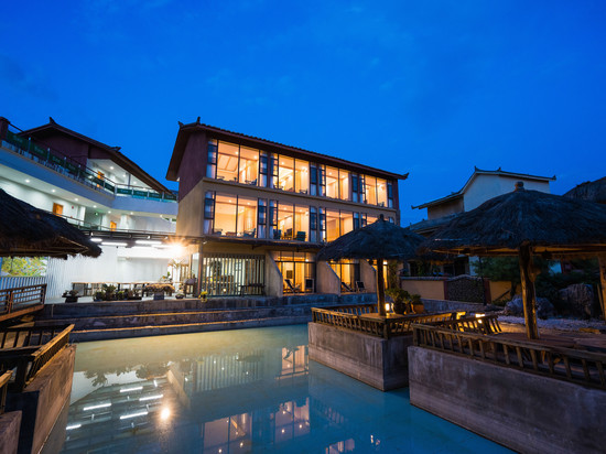 普者黑山下有猫·猫猫陪你住的山景民宿(普者黑风景区店)