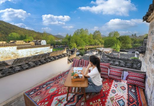 宏村万兴楼·南湖畔花园民宿外景图