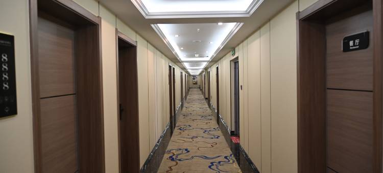 满萨萨品质酒店(西宁火车站玖鹰虫草市场店)图片