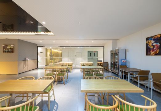 Yue Lizun Hotel (Tianjin Jinghai No.1 Middle School Diwei Road) Hotel Overview