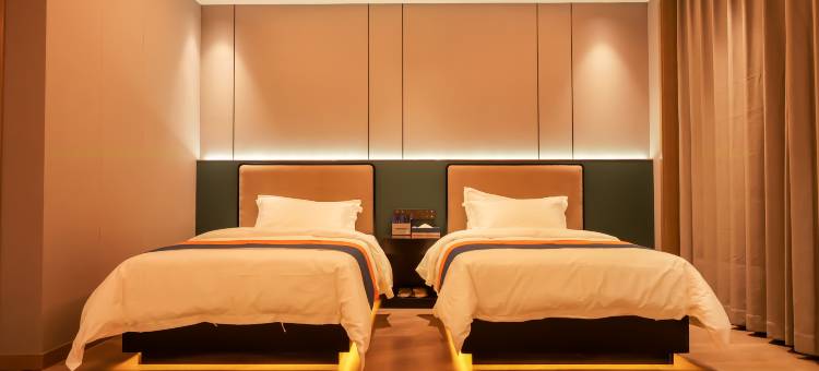 枫际酒店(格尔木盐湖广场店)图片