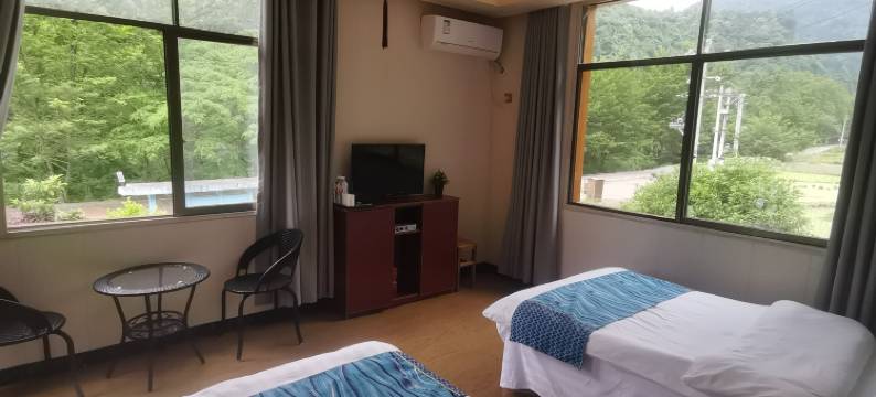 梵净山煜鑫航侗庄图片