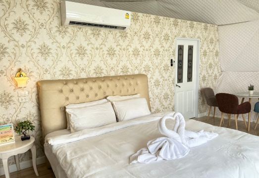 Ozone by Bankhaokho Hotel Overview