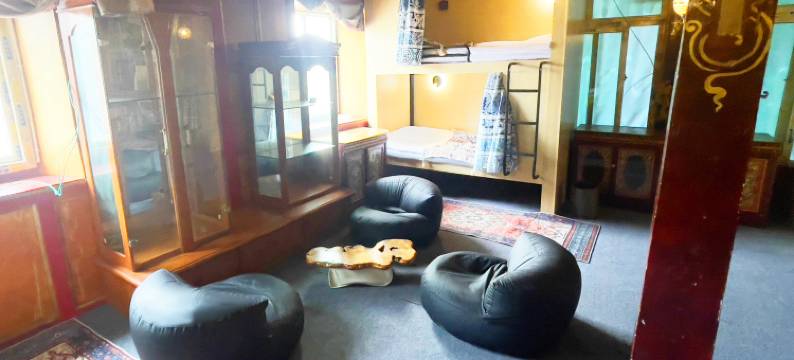 理塘鹤鸣天空·藏舍(勒通古镇千户藏寨景区店)图片