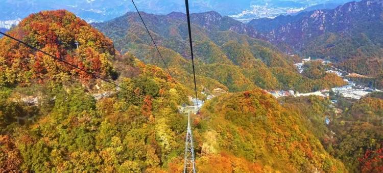 花筑·凤鸾台温泉民宿(老君山云景索道店)图片