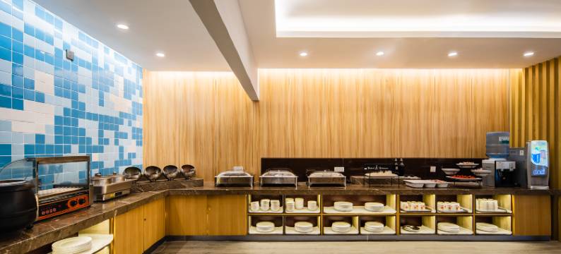 云杉精选酒店(沈阳三好街医大二院店)图片