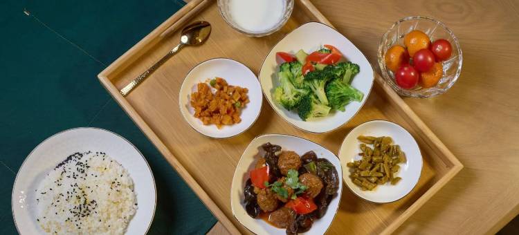 伊宁市政府伊犁河丽呈华廷酒店图片
