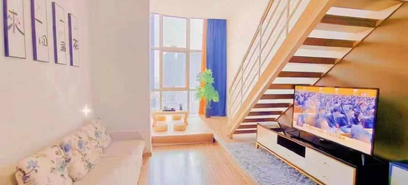天津海景LOFT电竞投影公寓(海洋馆高铁站店)图片