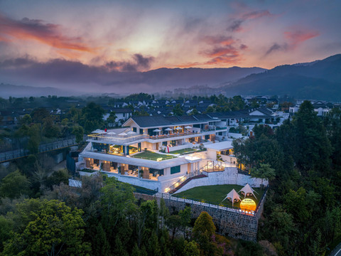 腾冲微风和院天然温泉民宿