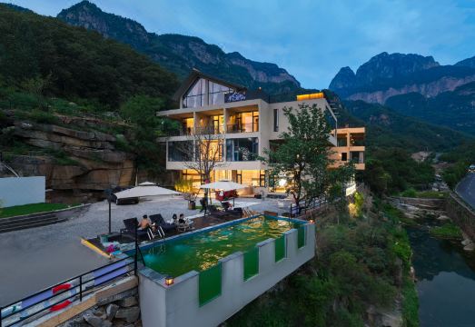 南峦云栖度假民宿（八里沟天界山景区店）外景图