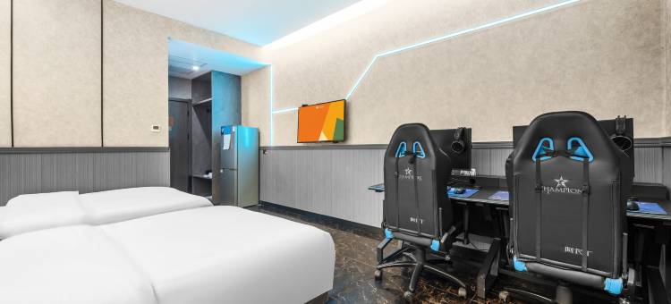 优恩电竞酒店(郑州高铁东站店)图片