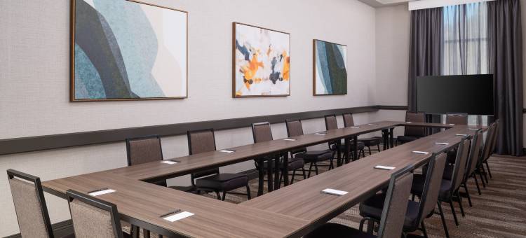 希尔顿大使套房酒店在温泉城会议中心(Embassy Suites by Hilton at Hot Springs Convention Center)图片