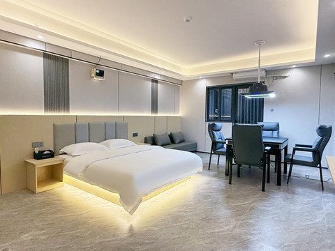 季枫国际公寓(小洞邻里中心合成广场店)