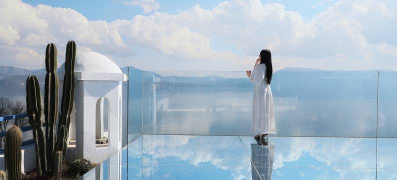 海恋|Cloud Nest·云栖蓝湾·设计师无边泳池度假民宿(洱海店)图片