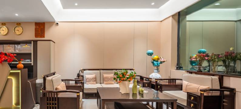 云上玥星空智控酒店(若尔盖人民政府店)图片