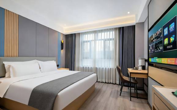 青皮树酒店(喀什古城民族特色美食街国际会展中心店)