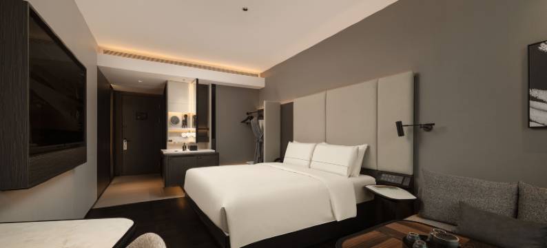 六安火车站星河解放广场亚朵酒店图片