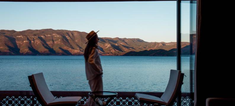 泸沽湖喜雾屿湖景设计师酒店图片