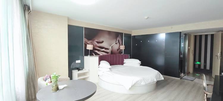 四季阳光主题客栈(三明麒麟山公园店)图片