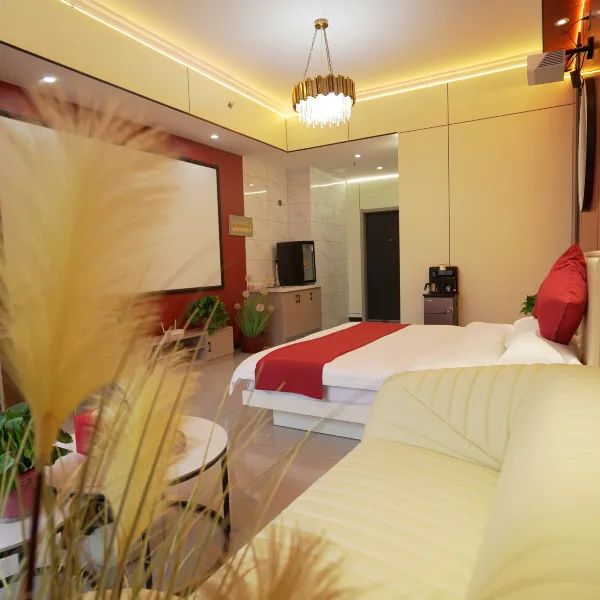 星玥民宿（南风广场金磊凤凰店）