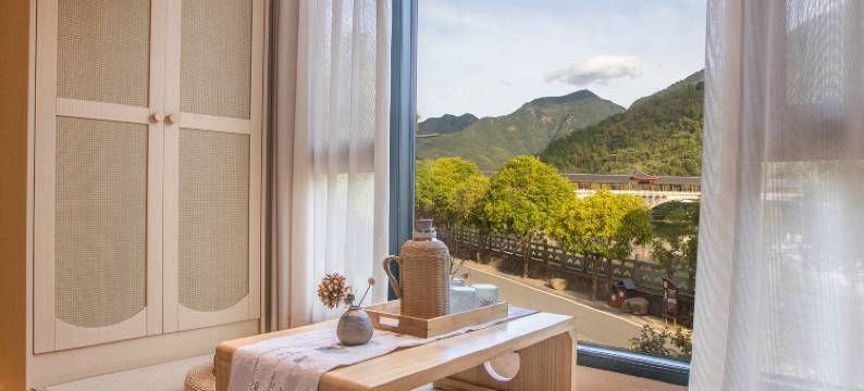 杭州青山影全屋智能180°山居湖景咖啡美宿(富阳龙鳞坝景区店)图片