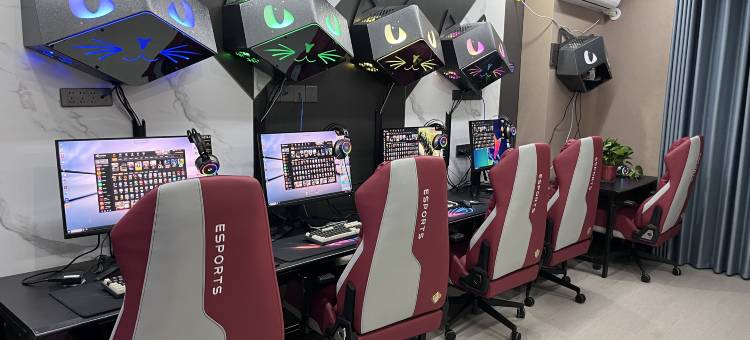 嘻游纪电竞酒店(海原汽车站店)图片