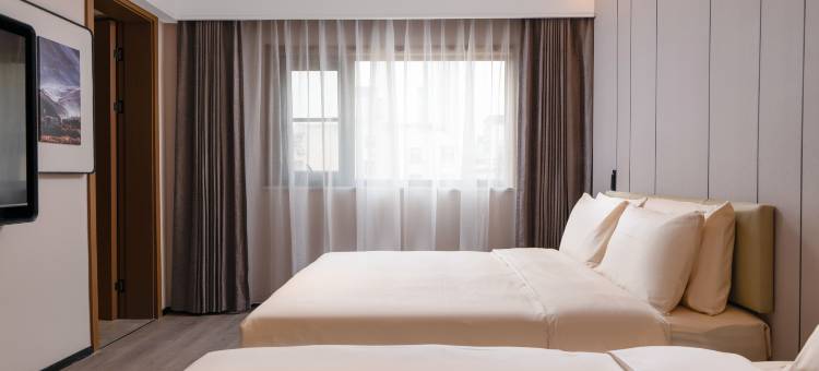 洛阳火车站大卫天地亚朵酒店图片