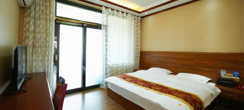 龙陵热水塘温泉酒店图片