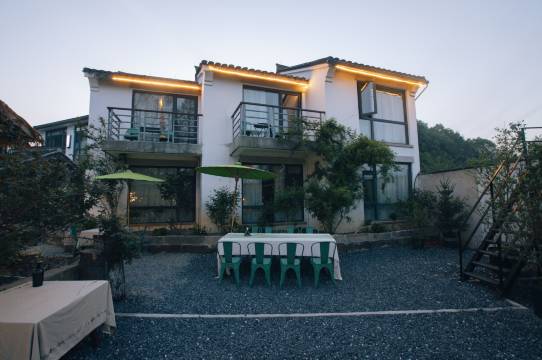宁波柿子红了·官驿湖居民宿(东钱湖钱湖秘境店)图片