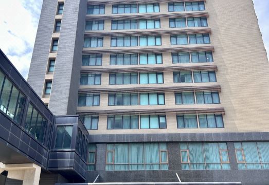 仲信金郁金香酒店外景图