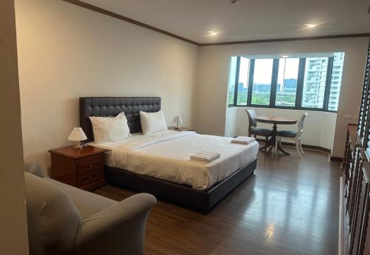 Omni Tower Sukhumvit Nana Hotel Overview