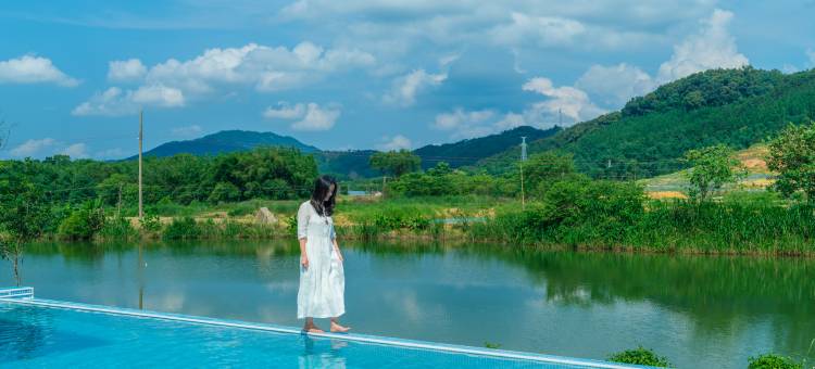 英西峰林走廊·曲尘花汤泉民宿图片