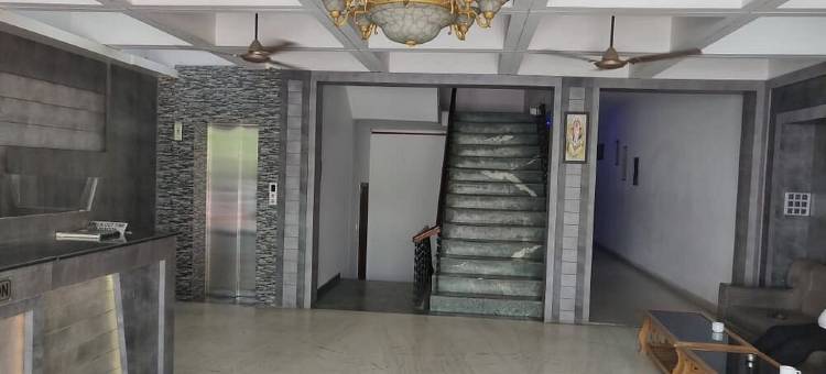 首都O 38730马萨罗瓦酒店(Mansarover Hotel & Banquets)图片