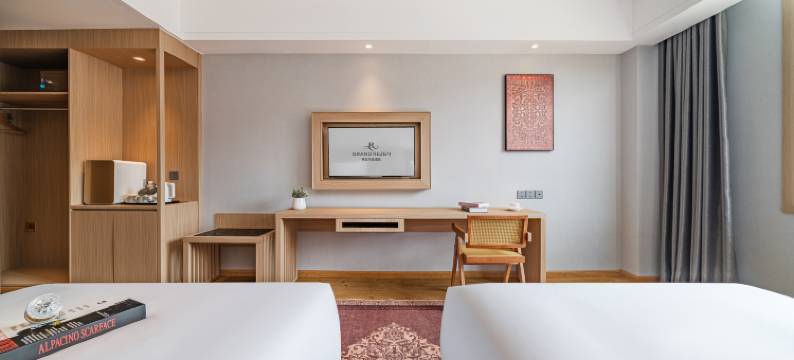 松潘丽呈华廷酒店(黄龙九寨高铁站店)图片